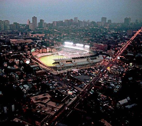 634610285215049766 Sân vận động Wrigley Field   SVĐ bóng chày số 1 nước Hoa Kỳ