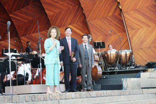 Đến thăm học viện Trần Nhân Tông ở Boston, Hoa Kỳ Đến thăm học viện Trần Nhân Tông ở Boston, Hoa Kỳ