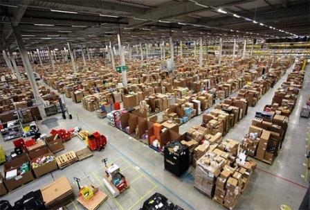 634899682249460000 Đến thăm kho hàng khổng lồ của Amazon