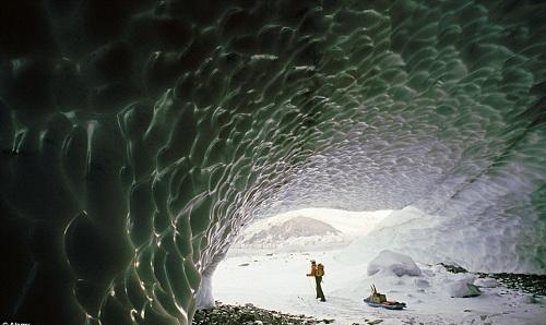 634903953293490000 Đến thăm động băng dưới lòng sông ở vịnh Glacier, Alaska