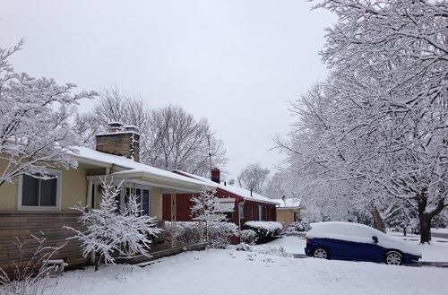  Tận hưởng khoảnh khắc tuyết muộn ở Ohio