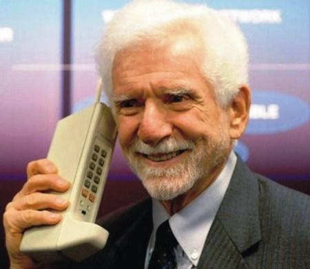635010149181845830 Nhìn lại chặng đường lịch sử 40 năm của điện thoại di động