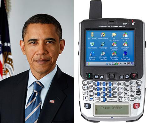 635051792947914605 Nghía thử chiếc điện thoại đặc biệt của tổng thống Obama