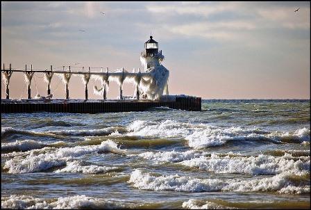 635059120693842145 Đến thăm hải đăng Michigan   Ngọn hải đăng trong băng tuyết