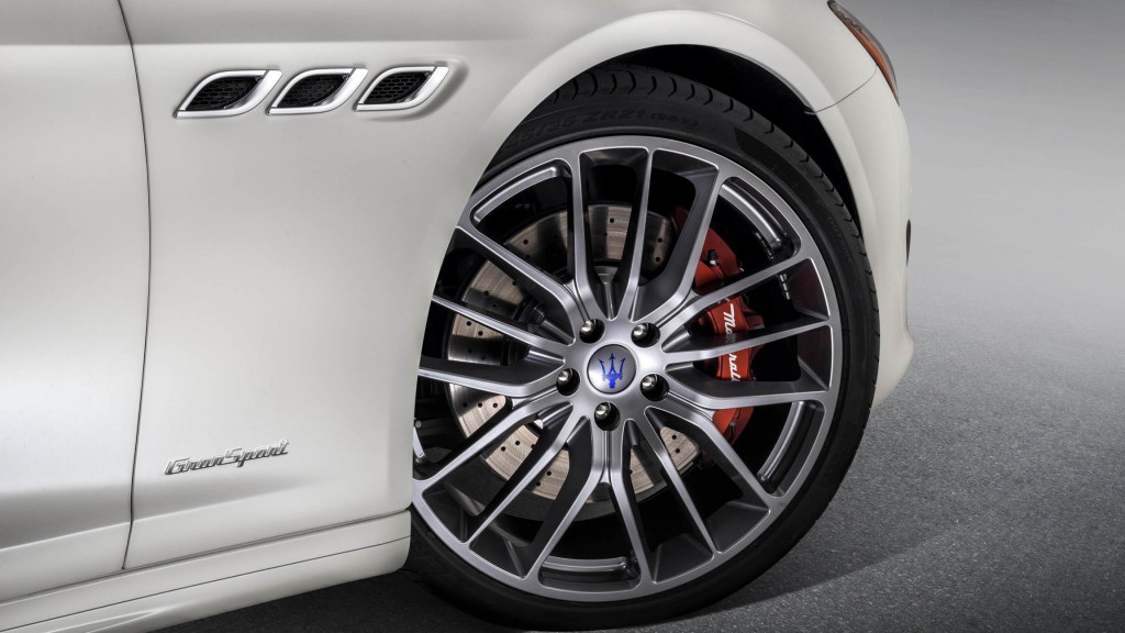 Maserati Quattroporte 2017 – sự cải tiến trong thời đại mới maserati quattroporte 2017 su cai tien thoi dai moi 3 1024x576 Maserati Quattroporte 2017 – sự cải tiến trong thời đại mới