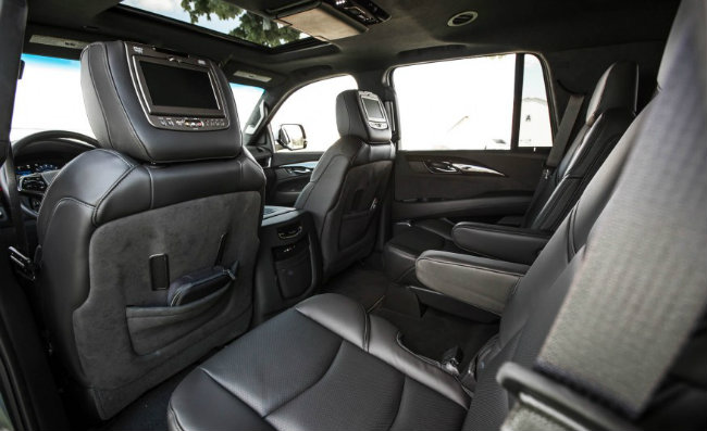 Cadillac Escalade Platinum 2016 cạnh tranh mạnh mẽ, giá cả hợp lý 1466695042.1466406263 ca11 Cadillac Escalade Platinum 2016 cạnh tranh mạnh mẽ, giá cả hợp lý