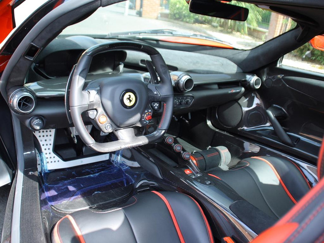 Cũ mới gì thì Ferrari LaFerrari vẫn cứ đắt đỏ mắt. 1465826361.da qua su dung ferrari laferrari van co gia gan 952 ty dong Cũ mới gì thì Ferrari LaFerrari vẫn cứ đắt đỏ mắt.