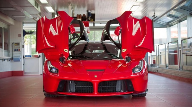 Cũ mới gì thì Ferrari LaFerrari vẫn cứ đắt đỏ mắt. 1465826579ferrari laferrari rao ban 1 1465743696446 crop1465743718536p Cũ mới gì thì Ferrari LaFerrari vẫn cứ đắt đỏ mắt.