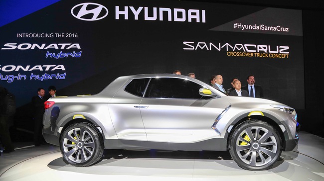Hyundai tạm hoãn việc sản xuất xe cạnh tranh với Ford 1468669535autopro hyundai santa cruz crossover truck concept 1 1468393231476 crop1468393246611p Hyundai tạm hoãn việc sản xuất xe cạnh tranh với Ford