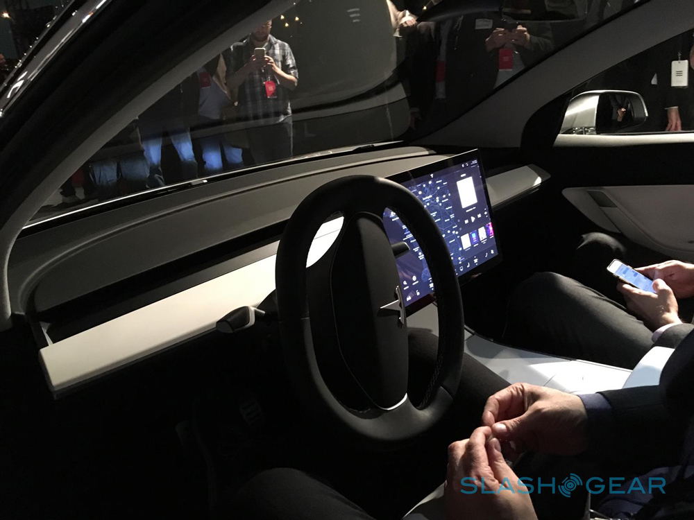 1462532067.7 Tesla Model 3 đang gây sốt trên thị trường!