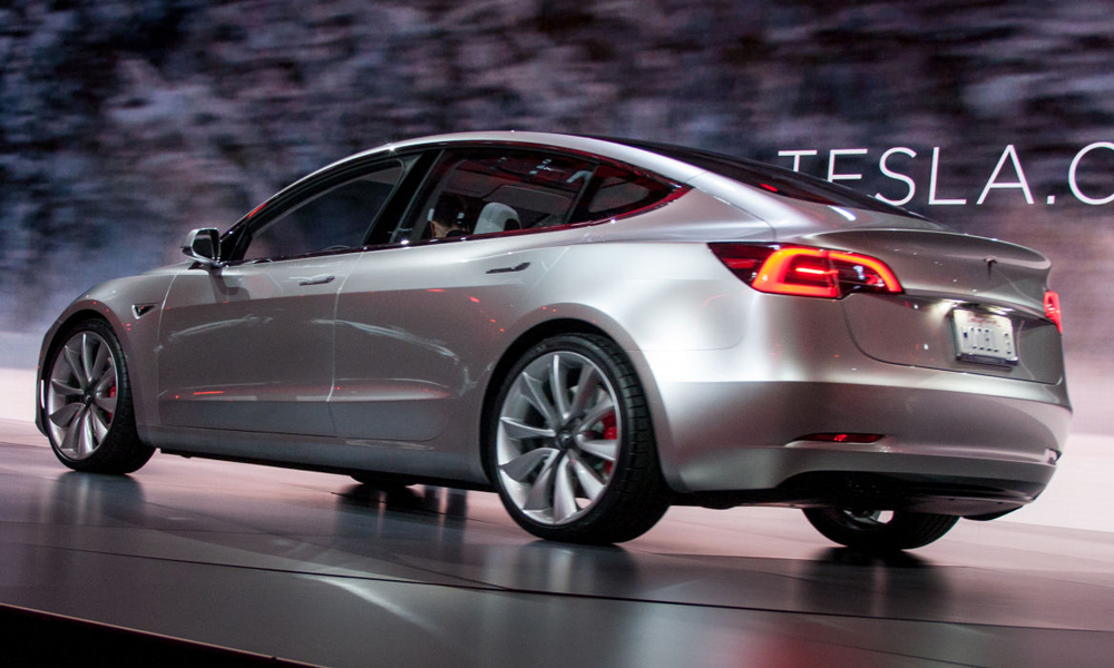 1462532210.11 Tesla Model 3 đang gây sốt trên thị trường!