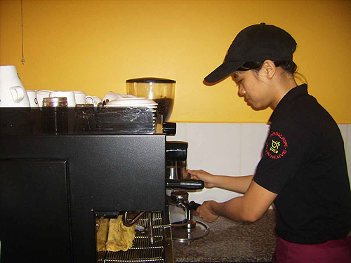 lmk 00000 88676 Dạy nghề cho nhữn người cơ nhỡ và hoàn cảnh khó khắn
