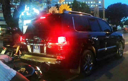 20160726084017 bien so xanh 0629 Điều ít biết về chiếc Lexus 570 siêu đen đủi của ông Trịnh Xuân Thanh