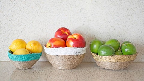 How to Make String Bowls 480x270 Hướng dẫn cách tô đựng trái cây xinh xắn bằng sợi đay