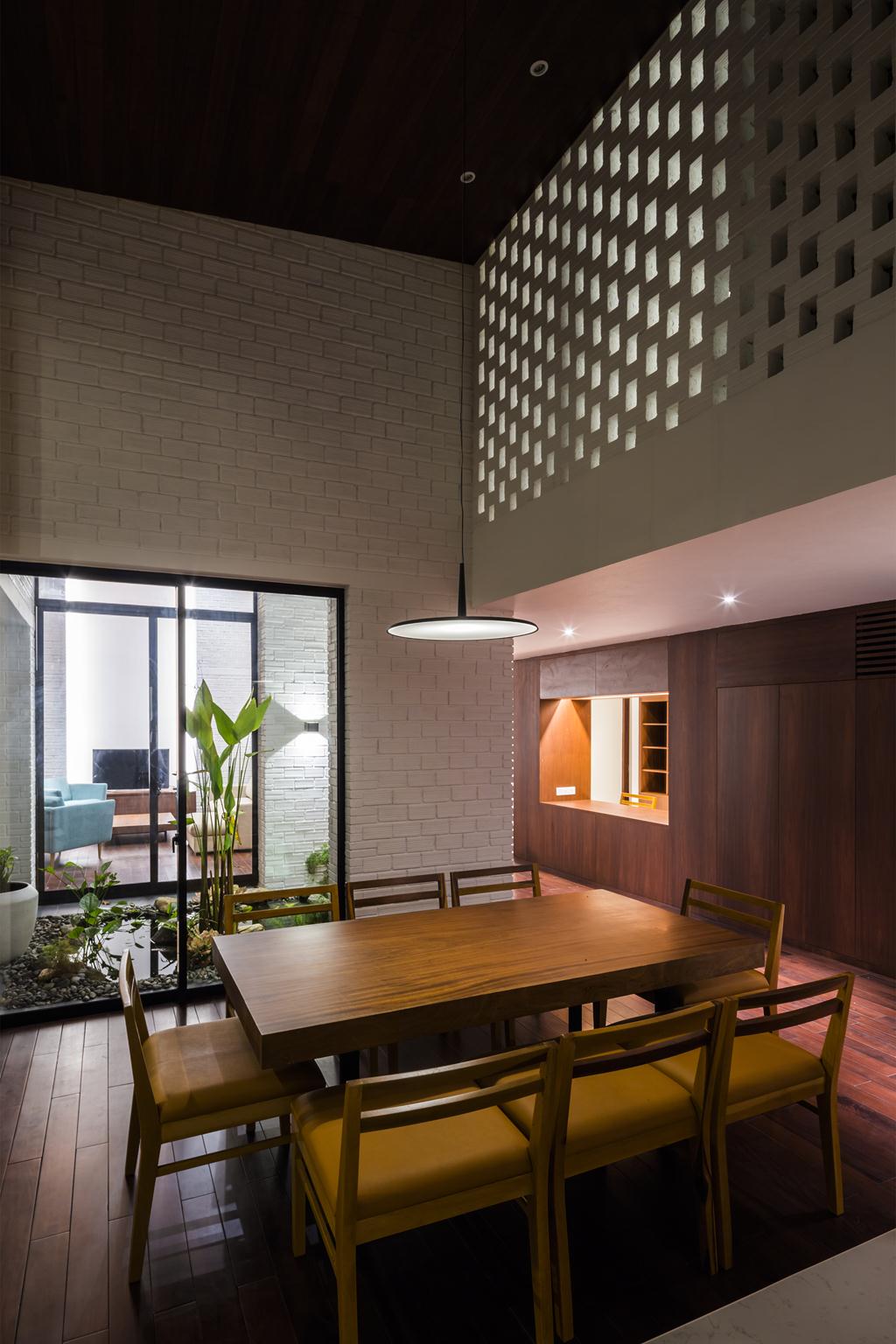 Cùng nhìn qua ngôi nhà có vườn trên mái rộng gần 500m² giữa lòng phố biển Nha Trang hoans hanging garden ngoi nha mai xanh giua long pho bien nha trang 6a975c3dc1 Cùng nhìn qua ngôi nhà có vườn trên mái rộng gần 500m² giữa lòng phố biển Nha Trang