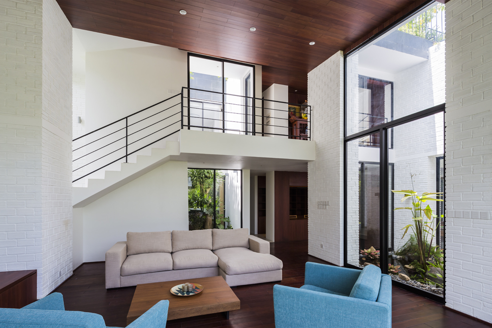 Cùng nhìn qua ngôi nhà có vườn trên mái rộng gần 500m² giữa lòng phố biển Nha Trang hoans hanging garden ngoi nha mai xanh giua long pho bien nha trang 6d4de49911 Cùng nhìn qua ngôi nhà có vườn trên mái rộng gần 500m² giữa lòng phố biển Nha Trang