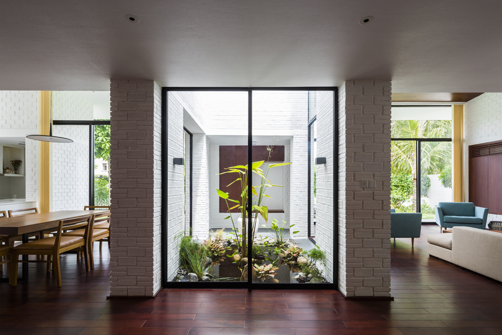 Cùng nhìn qua ngôi nhà có vườn trên mái rộng gần 500m² giữa lòng phố biển Nha Trang hoans hanging garden ngoi nha mai xanh giua long pho bien nha trang b850224d4c Cùng nhìn qua ngôi nhà có vườn trên mái rộng gần 500m² giữa lòng phố biển Nha Trang