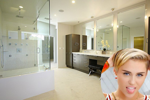 Tham quan phòng tắm của sao xa hoa như spa cao cấp 11 1420533007 miley cyrus 1420595547763 Tham quan phòng tắm của sao xa hoa như spa cao cấp