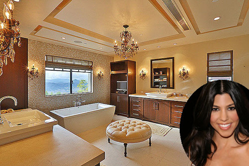 Tham quan phòng tắm của sao xa hoa như spa cao cấp 8 1420533007 kourtney kardashian 1420595550271 Tham quan phòng tắm của sao xa hoa như spa cao cấp