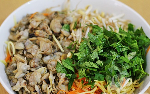 Món nộm ngao lạ miệng với hương vị thơm ngon nom 7 12 58 12 949 Món nộm ngao lạ miệng với hương vị thơm ngon