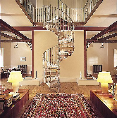 0DF cauthang2 Cầu thang cần được thiết kế hợp lý, phù hợp với các không gian chức năng trong nhà.
