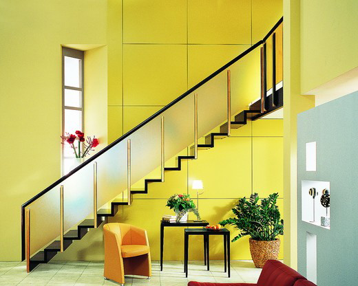 B7A cauthang Cầu thang cần được thiết kế hợp lý, phù hợp với các không gian chức năng trong nhà.